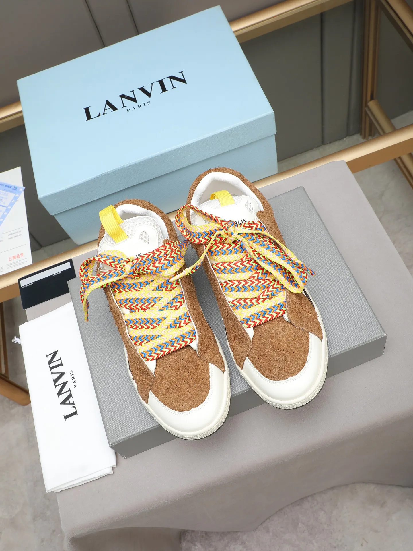Men's shoes 💰640 [LANVIN] The latest fashionable item! High quality CLAY series‼ ️ The latest trendy products of the season 🌈Many bloggers have planted grass and purchased the original open-mold customization. The upper and outsole are sewn with mark threads without edge sealing. Multiple material splicing combination design. Very versatile for fashionable and casual wear. Comfortable on the feet. Self-recommended. Upper cowhide + cow suede + breathable mesh lining. Foot-padding cowhide. Exclusive original open-mold clear logo rubber outsole ⚠️38-44 (customized for 45)